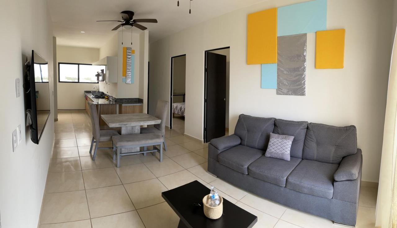 Yellowsub Apartments Cancun Oda fotoğraf